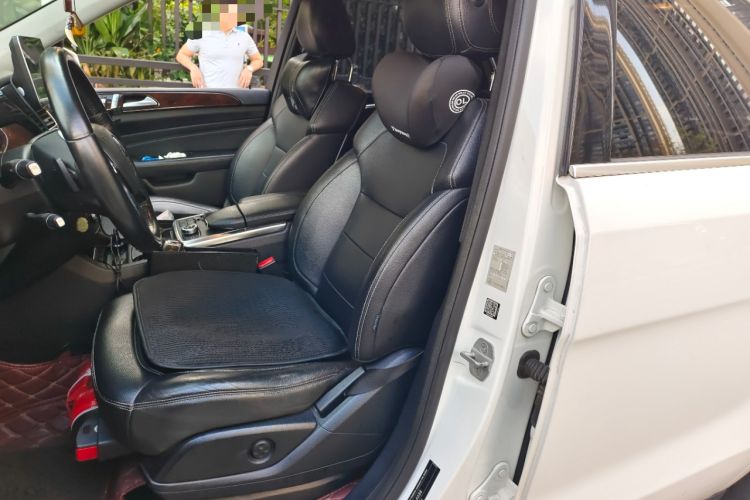 Used Mercedes-Benz M-Class 2014 ML 400 4MATIC Dynamic Model Left Front Seat
