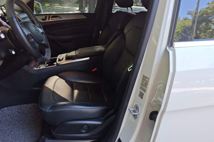 Used Mercedes-Benz M-Class 2014 ML 320 4MATIC Left Front Seat