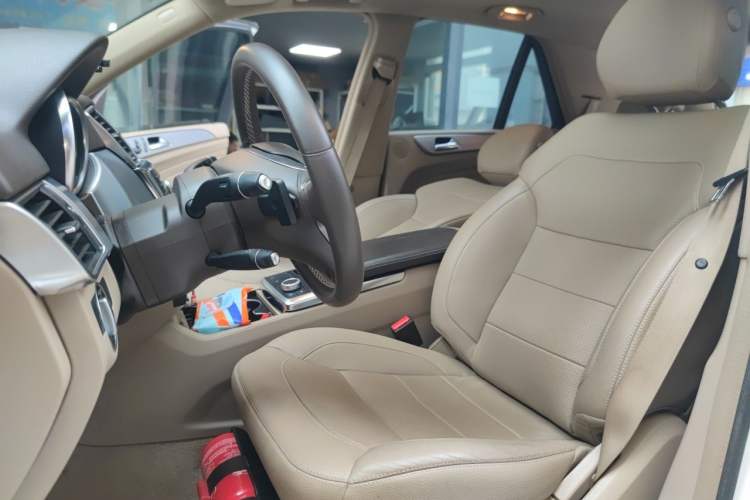 Used Mercedes-Benz M-Class 2014 ML 320 4MATIC Left Front Seat