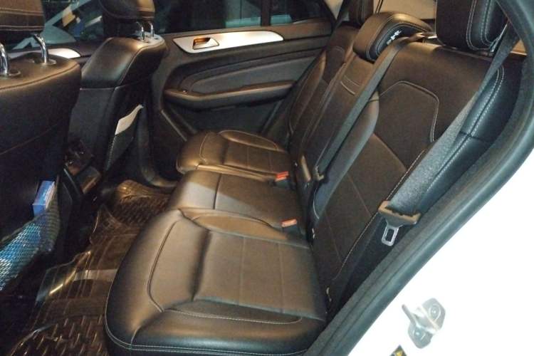 Used Mercedes-Benz M-Class 2014 ML 320 4MATIC Left Rear Seat
