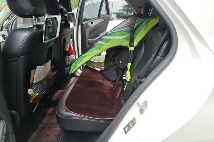 Used Mercedes-Benz M-Class 2014 ML 320 4MATIC Left Rear Seat