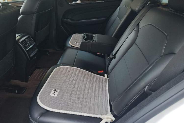Used Mercedes-Benz M-Class 2014 ML 400 4MATIC Dynamic Model Left Rear Seat