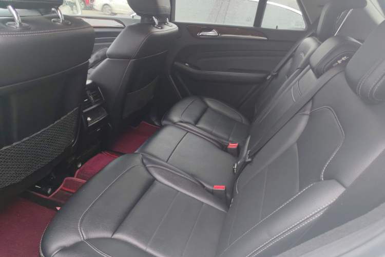 Used Mercedes-Benz M-Class 2014 ML 400 4MATIC Dynamic Model Left Rear Seat