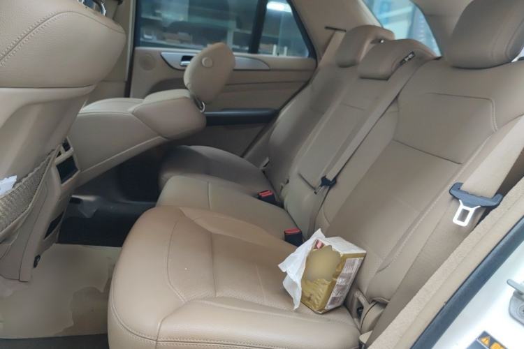 Used Mercedes-Benz M-Class 2014 ML 320 4MATIC Left Rear Seat