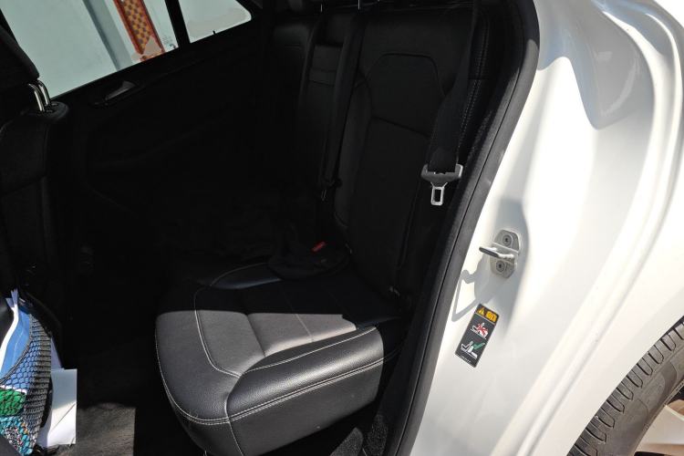 Used Mercedes-Benz M-Class 2014 ML 400 4MATIC Dynamic Model Left Rear Seat