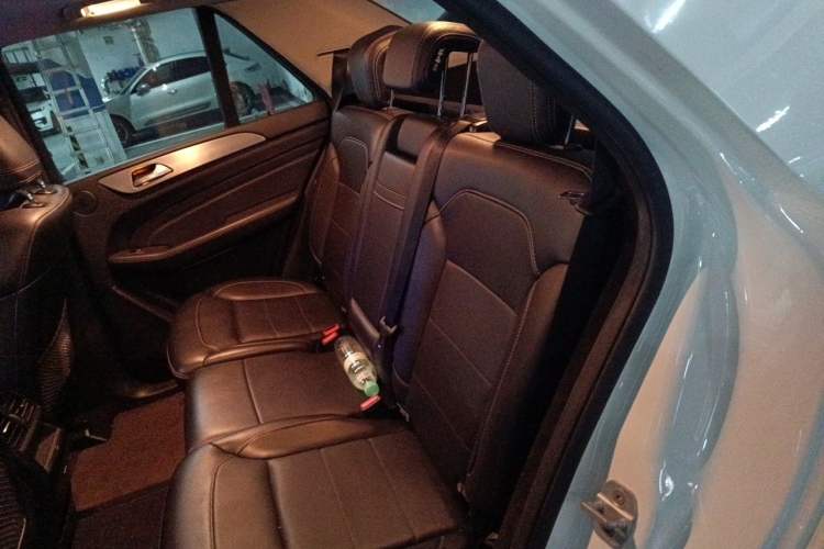 Used Mercedes-Benz M-Class 2014 ML 320 4MATIC Left Rear Seat