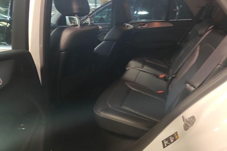 Used Mercedes-Benz M-Class 2014 ML 320 4MATIC Left Rear Seat