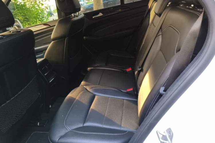 Used Mercedes-Benz M-Class 2014 ML 400 4MATIC Dynamic Model Left Rear Seat