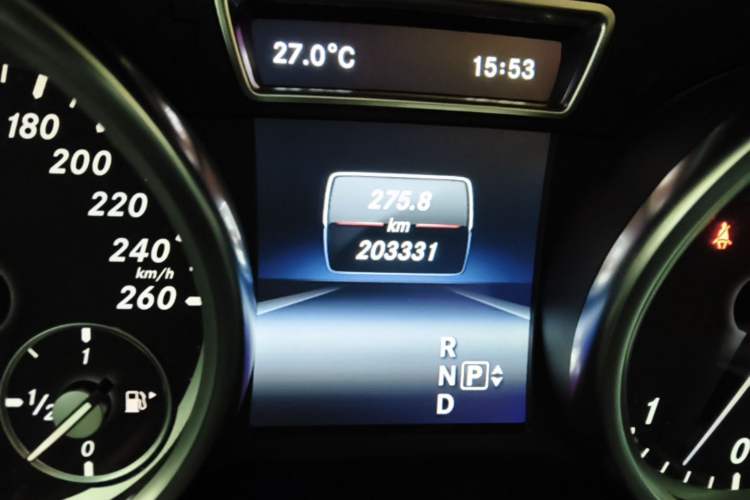 Used Mercedes-Benz M-Class 2014 ML 350 CDI 4MATIC Odometer Close Up