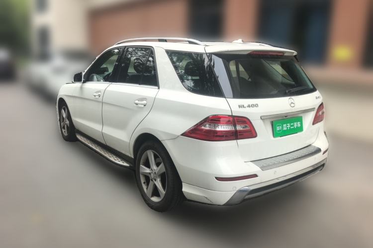 Used Mercedes-Benz M-Class 2014 ML 400 4MATIC Dynamic Model Rear Left 45 Deg