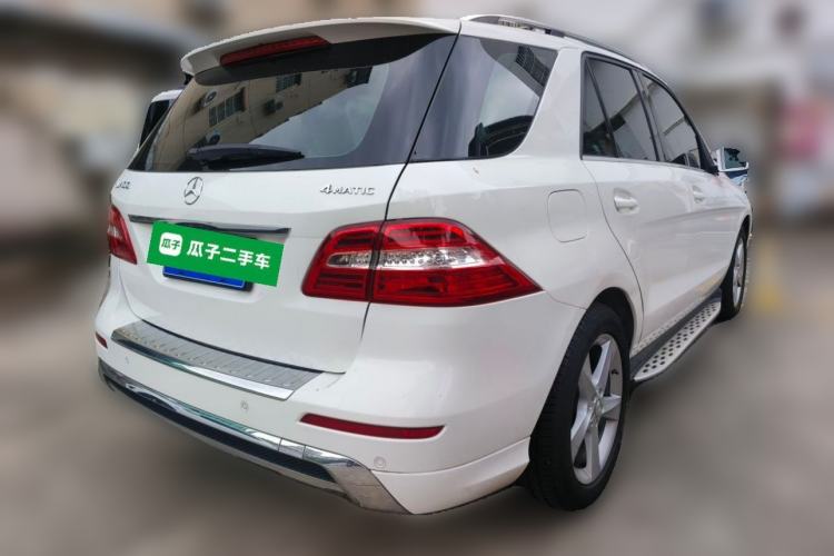 Used Mercedes-Benz M-Class 2014 ML 400 4MATIC Dynamic Model Rear Right 45 Deg