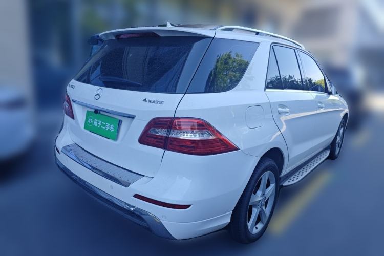 Used Mercedes-Benz M-Class 2014 ML 400 4MATIC Dynamic Model Rear Right 45 Deg