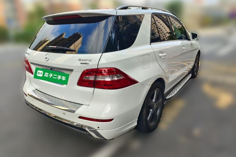 Used Mercedes-Benz M-Class 2014 ML 400 4MATIC Dynamic Model Rear Right 45 Deg