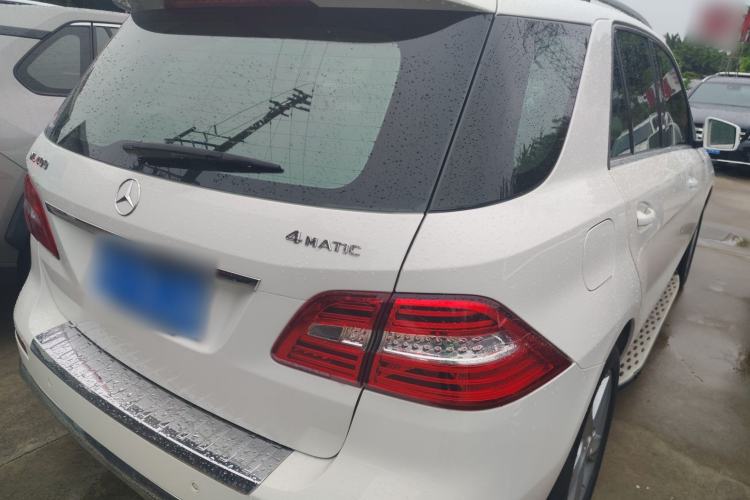 Used Mercedes-Benz M-Class 2014 ML 400 4MATIC Dynamic Model Rear Right 45 Deg