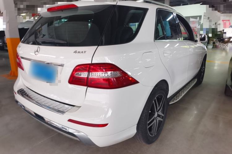 Used Mercedes-Benz M-Class 2014 ML 400 4MATIC Dynamic Model Rear Right 45 Deg