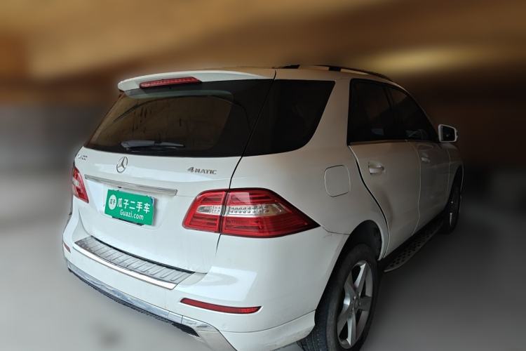 Used Mercedes-Benz M-Class 2014 ML 400 4MATIC Dynamic Model Rear Right 45 Deg