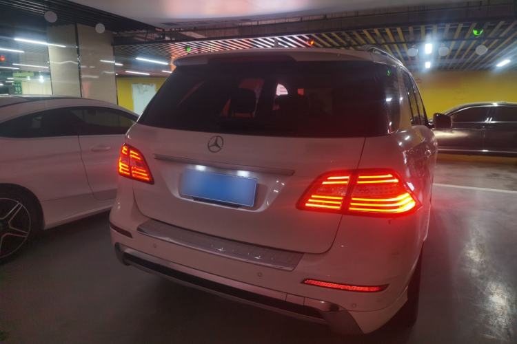 Used Mercedes-Benz M-Class 2014 ML 400 4MATIC Dynamic Model Rear