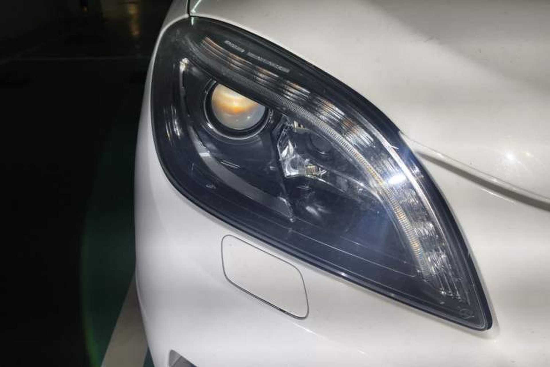 Used Mercedes-Benz M-Class 2014 ML 400 4MATIC Dynamic Model Right Front Headlight