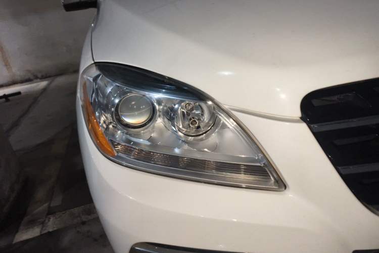 Used Mercedes-Benz M-Class  Right Front Headlight
