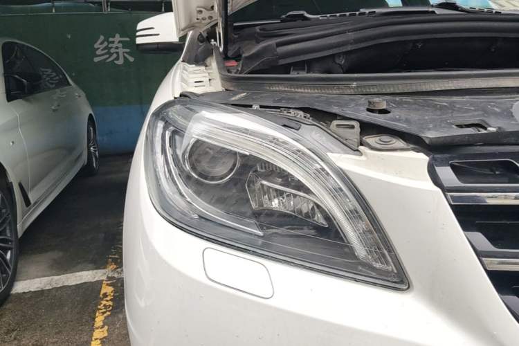 Used Mercedes-Benz M-Class 2014 ML 320 4MATIC Right Front Headlight
