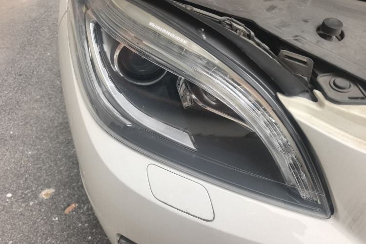 Used Mercedes-Benz M-Class 2014 ML 400 4MATIC Dynamic Model Right Front Headlight