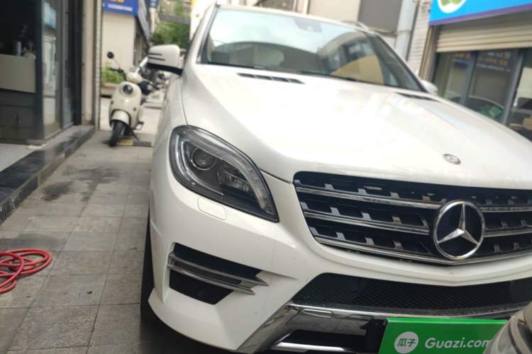 Used Mercedes-Benz M-Class 2014 ML 320 4MATIC Right Front Headlight