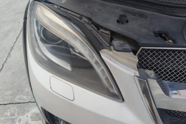 Used Mercedes-Benz M-Class 2014 ML 320 4MATIC Right Front Headlight