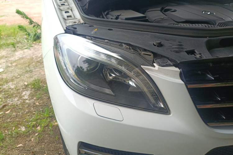 Used Mercedes-Benz M-Class 2014 ML 320 4MATIC Right Front Headlight