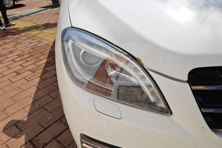 Used Mercedes-Benz M-Class 2014 ML 400 4MATIC Dynamic Model Right Front Headlight