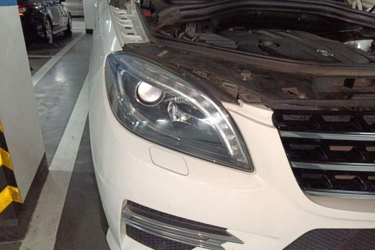 Used Mercedes-Benz M-Class 2014 ML 320 4MATIC Right Front Headlight