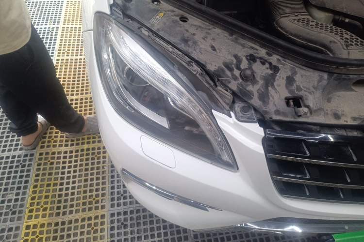 Used Mercedes-Benz M-Class 2014 ML 320 4MATIC Right Front Headlight