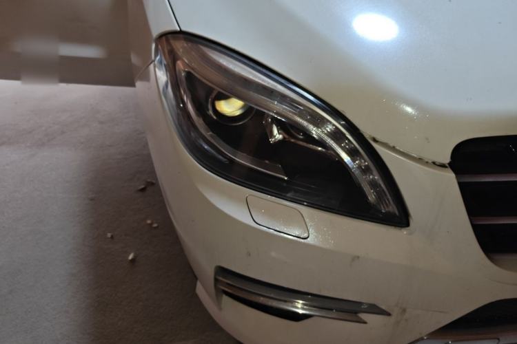 Used Mercedes-Benz M-Class 2014 ML 400 4MATIC Dynamic Model Right Front Headlight