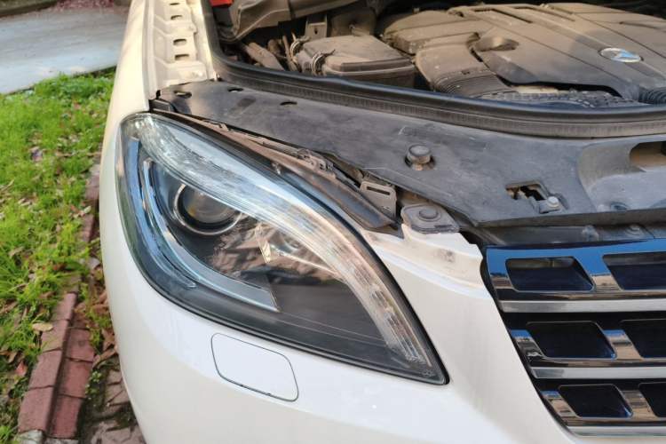 Used Mercedes-Benz M-Class 2014 ML 400 4MATIC Dynamic Model Right Front Headlight
