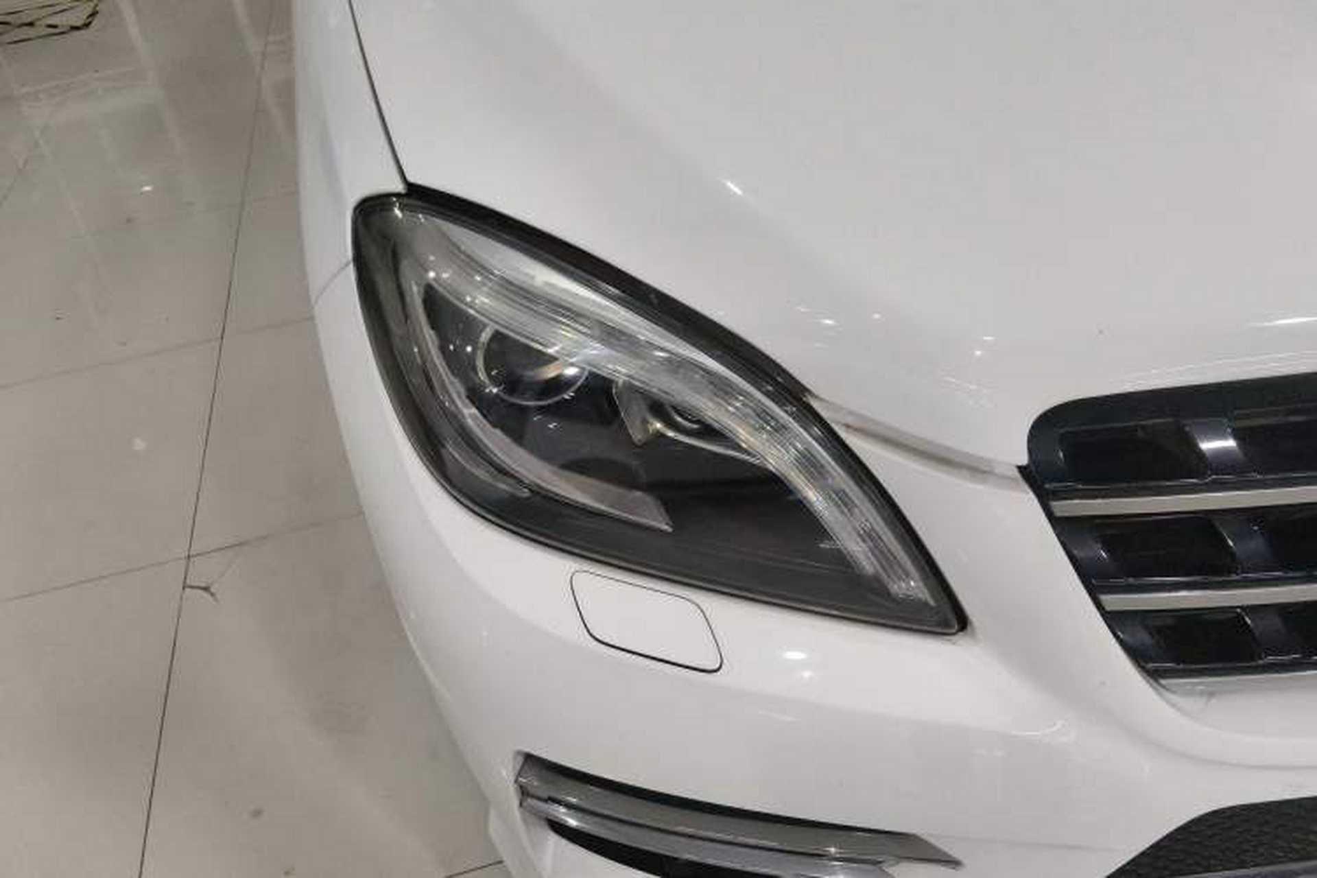 Used Mercedes-Benz M-Class 2014 ML 400 4MATIC Luxury Model Right Front Headlight