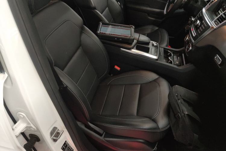 Used Mercedes-Benz M-Class 2014 ML 320 4MATIC Right Front Seat