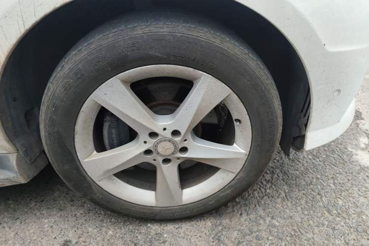 Used Mercedes-Benz M-Class 2014 ML 400 4MATIC Dynamic Model Right Front Wheel Hub