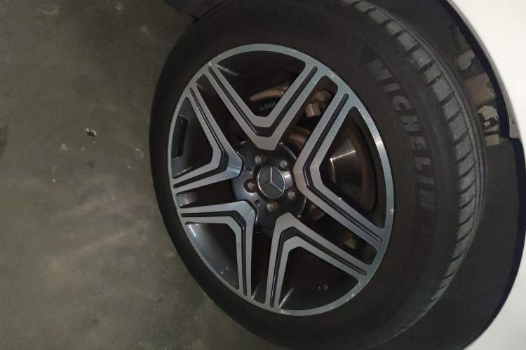 Used Mercedes-Benz M-Class 2014 ML 400 4MATIC Luxury Model Right Front Wheel Hub