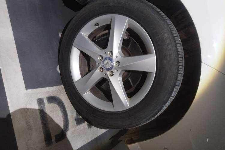 Used Mercedes-Benz M-Class 2014 ML 320 4MATIC Right Front Wheel Hub