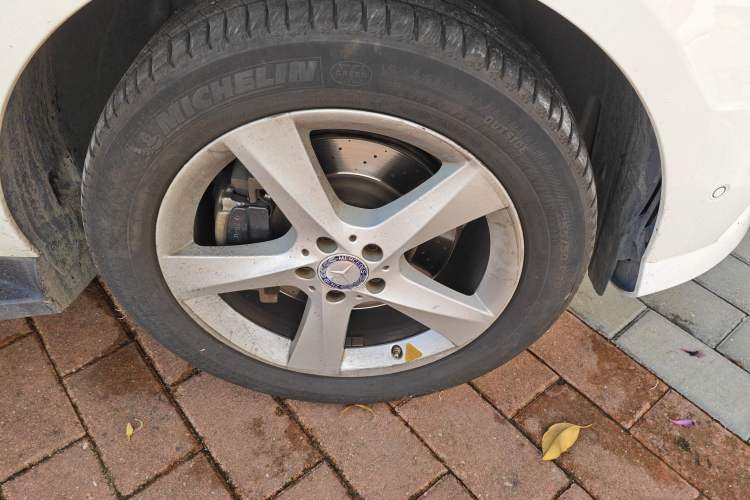 Used Mercedes-Benz M-Class 2014 ML 400 4MATIC Dynamic Model Right Front Wheel Hub