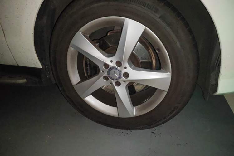 Used Mercedes-Benz M-Class 2014 ML 320 4MATIC Right Front Wheel Hub