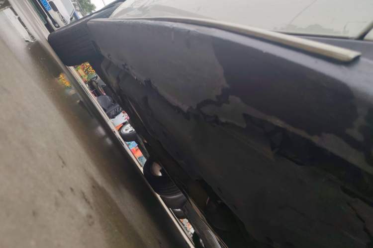 Used Mercedes-Benz M-Class 2014 ML 400 4MATIC Dynamic Model Right Side Sill