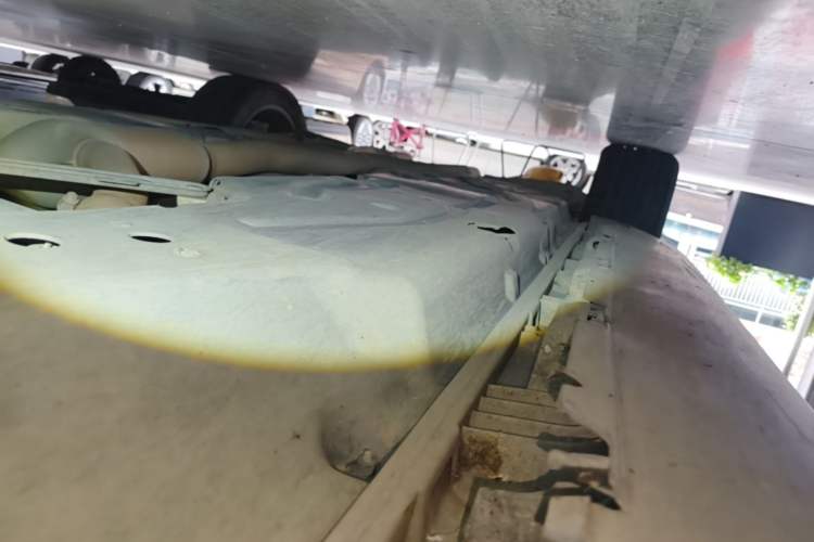 Used Mercedes-Benz M-Class 2014 ML 400 4MATIC Dynamic Model Right Side Sill