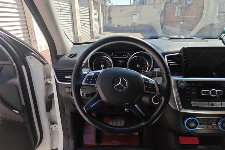 Used Mercedes-Benz M-Class 2014 ML 320 4MATIC Steering Wheel