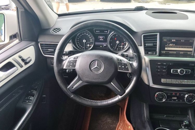 Used Mercedes-Benz M-Class 2014 ML 320 4MATIC Steering Wheel