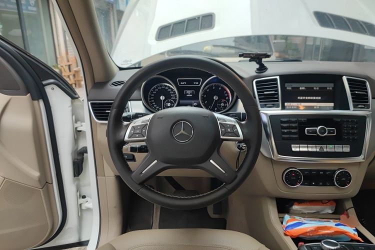 Used Mercedes-Benz M-Class 2014 ML 320 4MATIC Steering Wheel