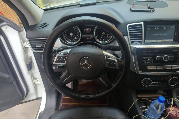 Used Mercedes-Benz M-Class 2014 ML 320 4MATIC Steering Wheel