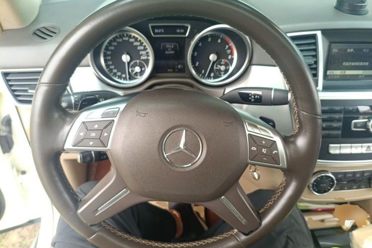 Used Mercedes-Benz M-Class 2014 ML 320 4MATIC Steering Wheel
