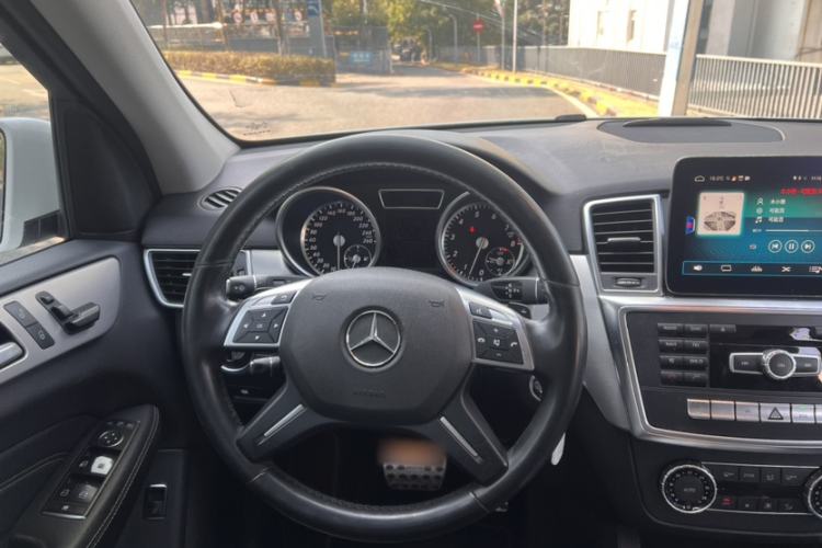 Used Mercedes-Benz M-Class 2014 ML 320 4MATIC Steering Wheel