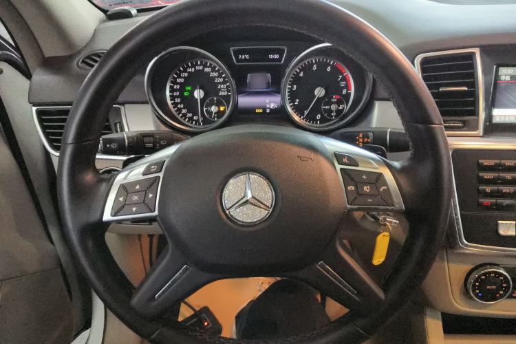 Used Mercedes-Benz M-Class 2014 ML 320 4MATIC Steering Wheel