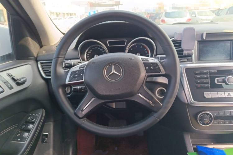 Used Mercedes-Benz M-Class 2014 ML 320 4MATIC Steering Wheel